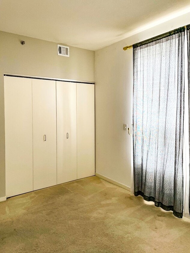 Primary Photo - 21st Floor Corner Unit | Downtown Luxury L...