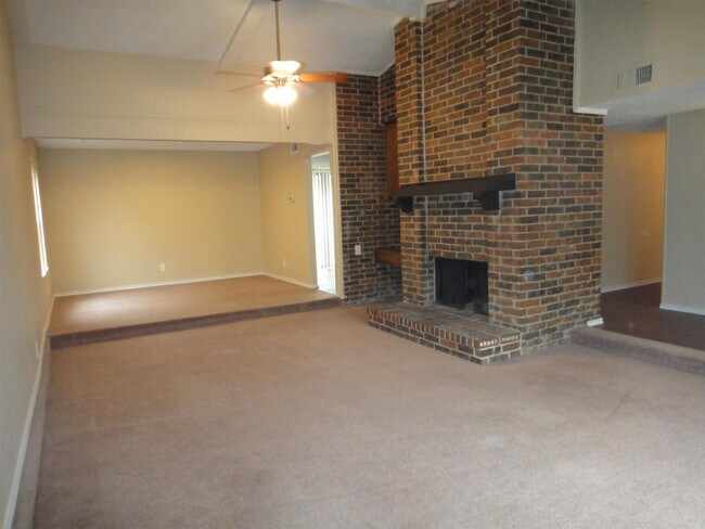 Building Photo - 5710 Galaxie Rd