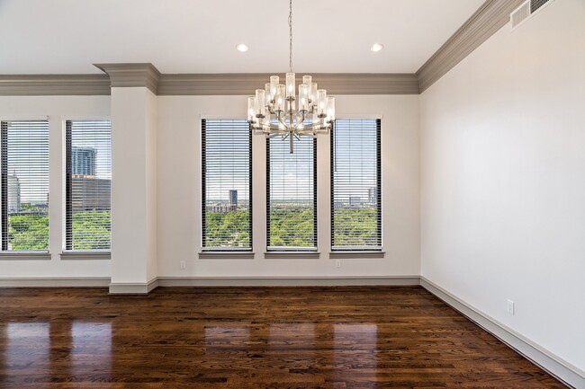 10-12ft ceilings - Rienzi at Turtle Creek