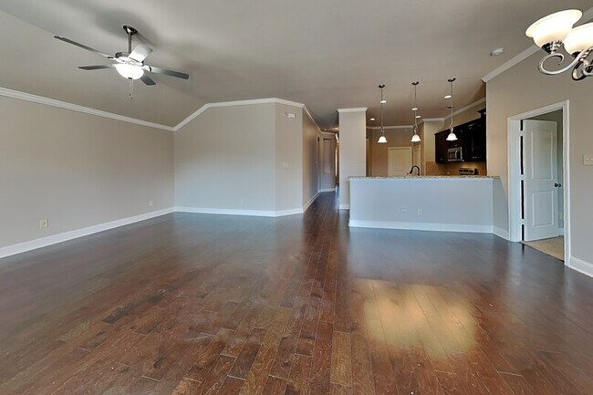 Building Photo - 218 Valley View Dr