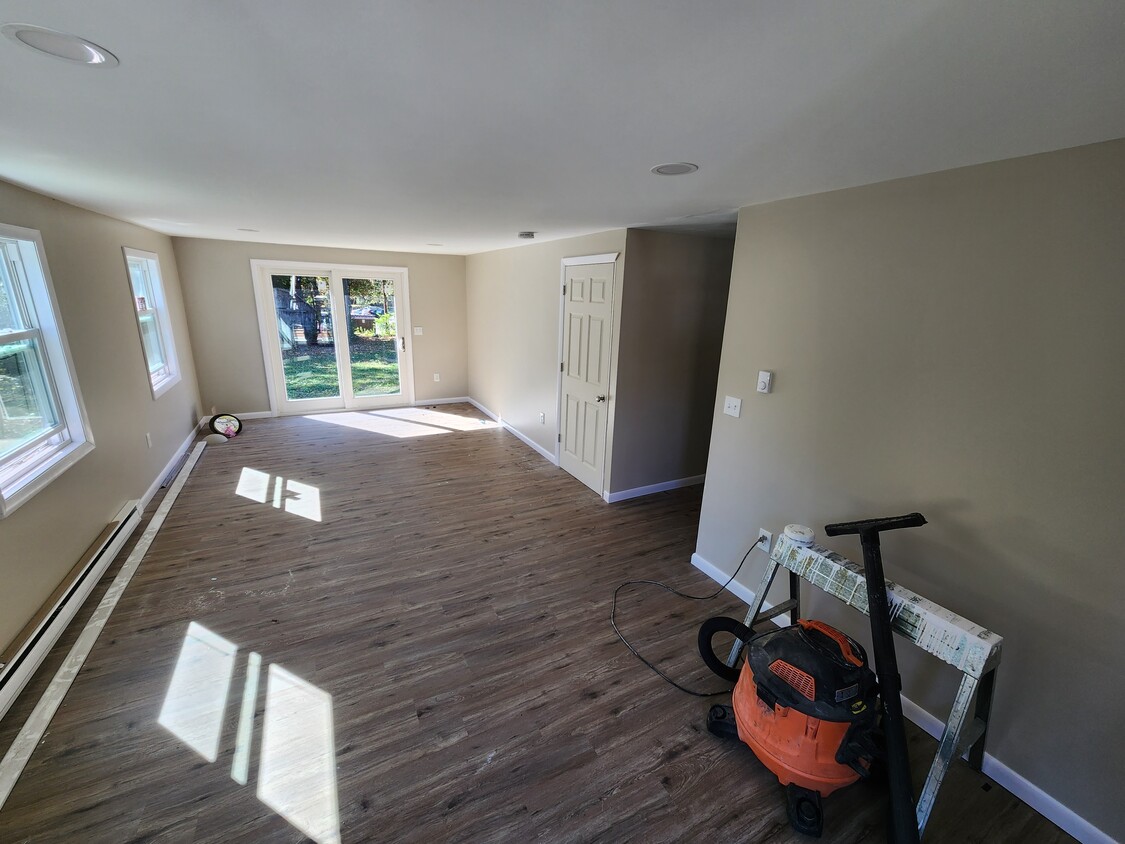 Primary Photo - 15 Helm St
