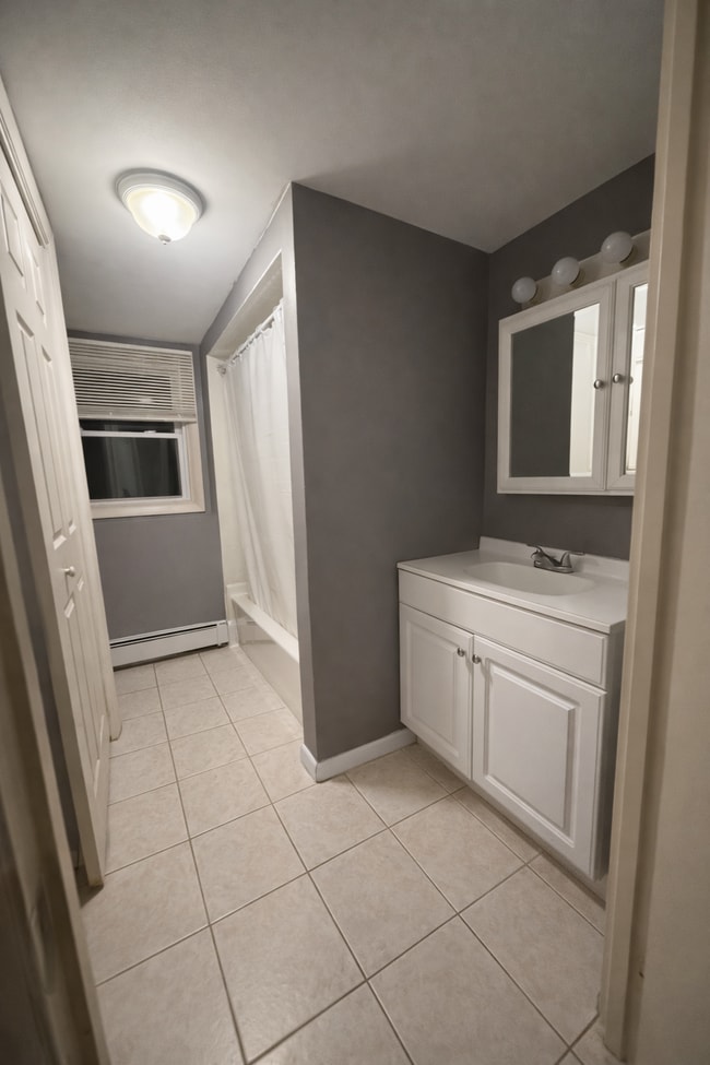 Building Photo - 4 Katherine Dr