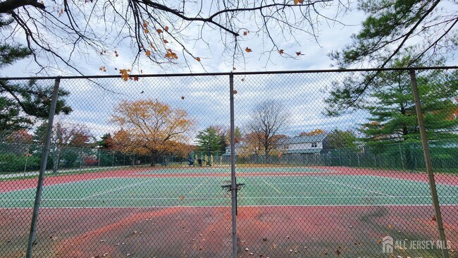 Foto del edificio - 295 Constitution Cir