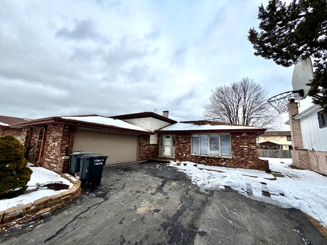 Building Photo - 3325 192nd Pl