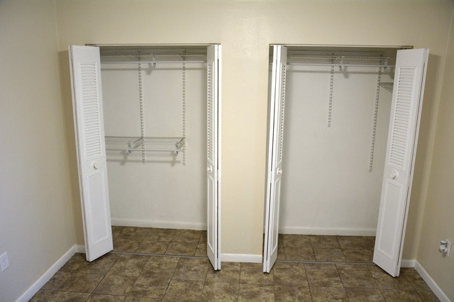 Building Photo - 2498 SW 17th Ave