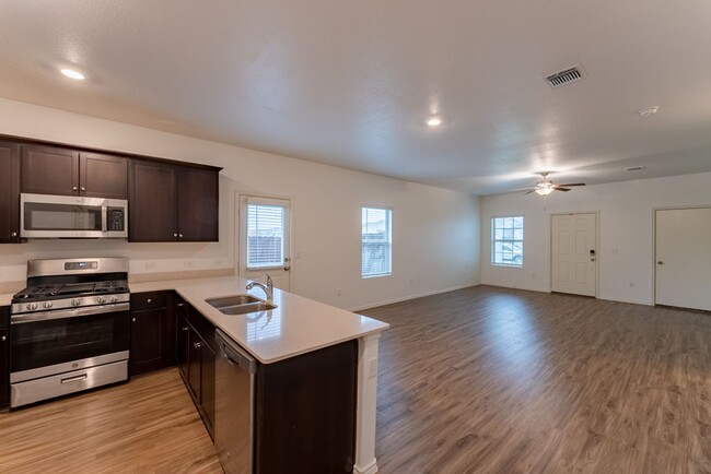 Foto del edificio - Contemporary 3bd/2ba in SouthEast Austin!