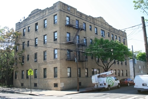 Primary Photo - 89-32 138th St