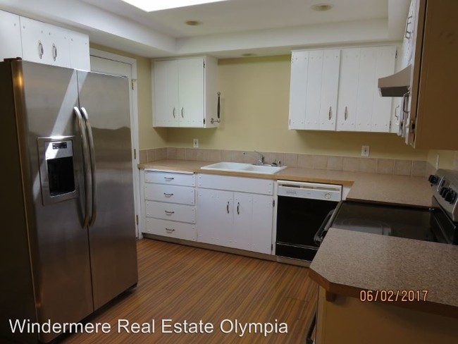 Foto del edificio - 1604 Susan Ct SE