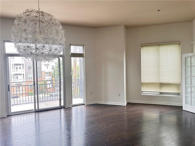 Building Photo - 711 Cosmopolitan Dr NE