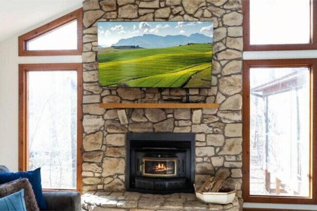 Building Photo - 547 Tall Pines Dr