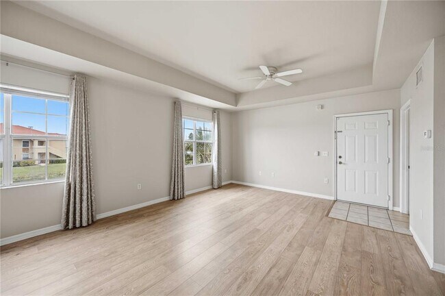 Foto del edificio - 1025 Villagio Cir