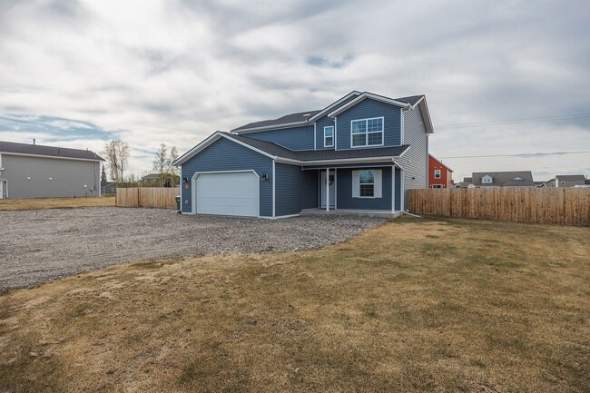 Building Photo - Century 21 Gold Rush - 3 bed, 2.5 bath (North Pole)