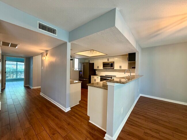 Foto del edificio - 5005 Georgi Ln