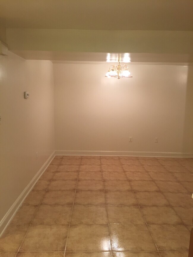 Foto del edificio - 1304 Kenyon St NW