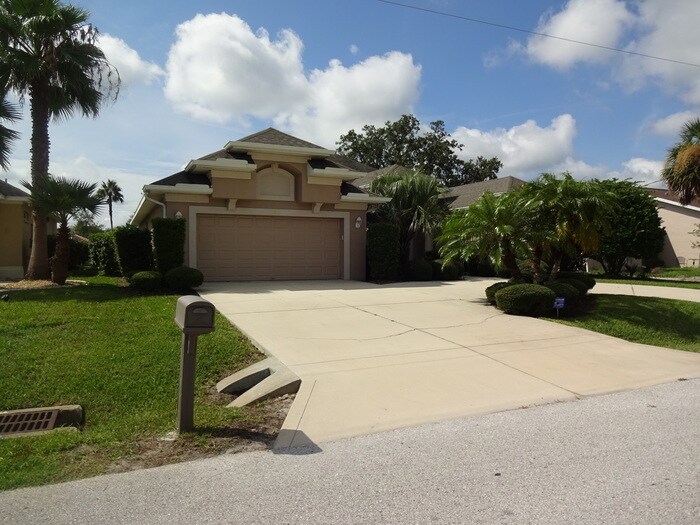 Foto principal - 7 Cherokee Ct W