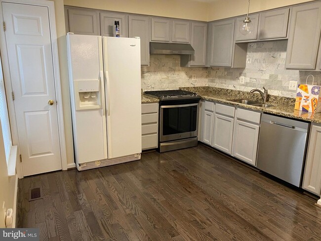 Building Photo - 8412 Beldale Ct