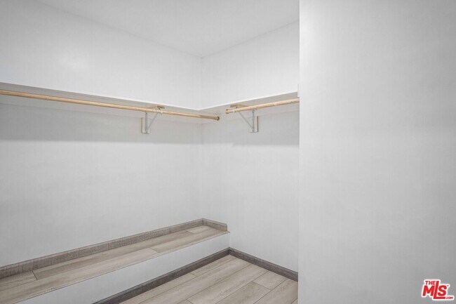 Building Photo - 8322 Colegio Dr
