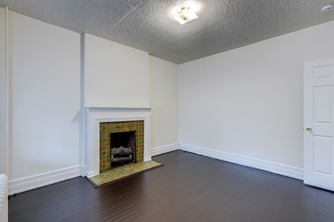 Building Photo - 2819 Barton Ave
