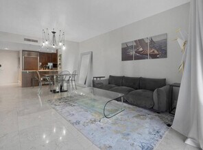 Building Photo - 481 Brickell Ave