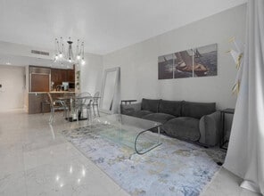 Building Photo - 481 Brickell Ave