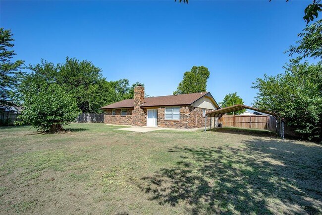 Building Photo - 1200 SW 99th St