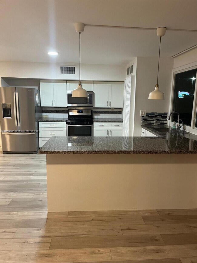 Foto del edificio - 7133 SW 109th Ct