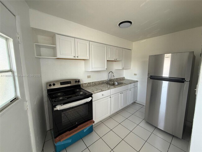 Foto del edificio - 1610 NW N River Dr