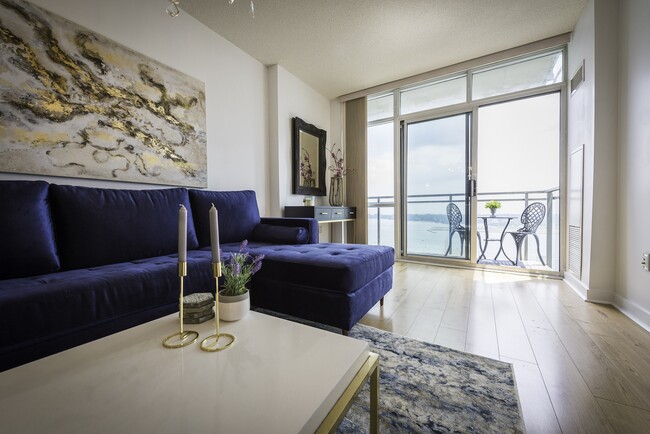 Photo du bâtiment - Epitome of Waterfront Living (1+Den, 1 Bath)