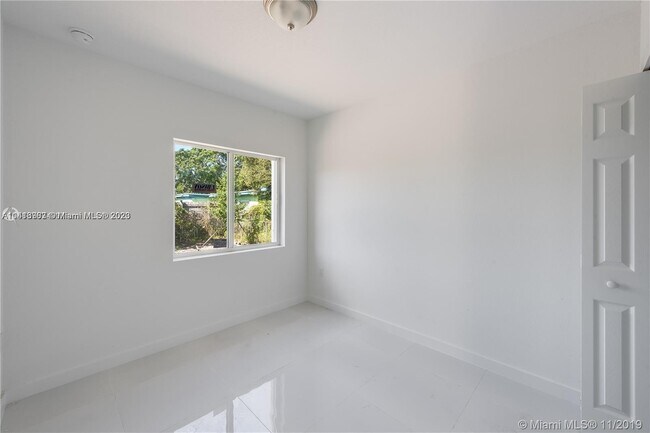 Foto del edificio - 2218 NW 66th St