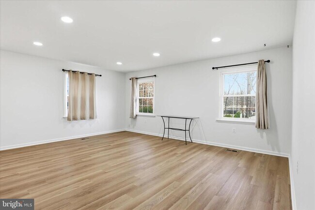 Foto del edificio - 14017 Broomall Ln