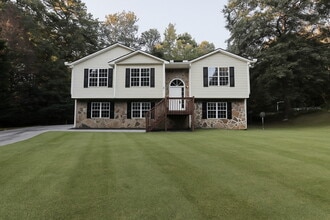 Building Photo - 7044 Stonecreek Dr
