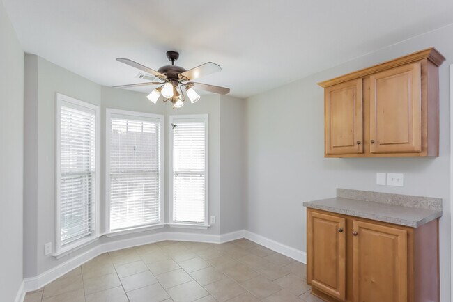 Foto del edificio - 8749 Lindsey Ln