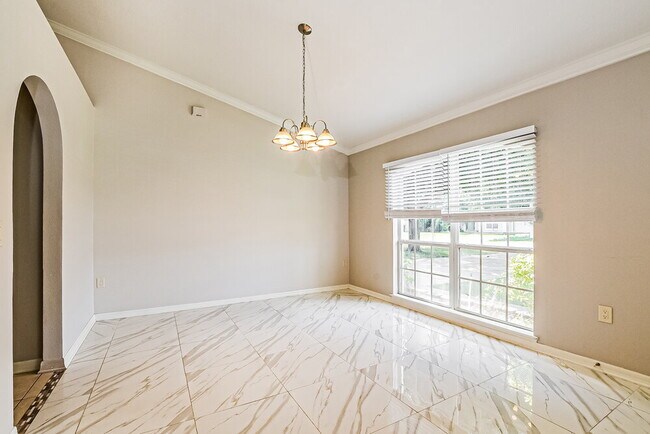 Foto del edificio - 801 Clear Brook Ct