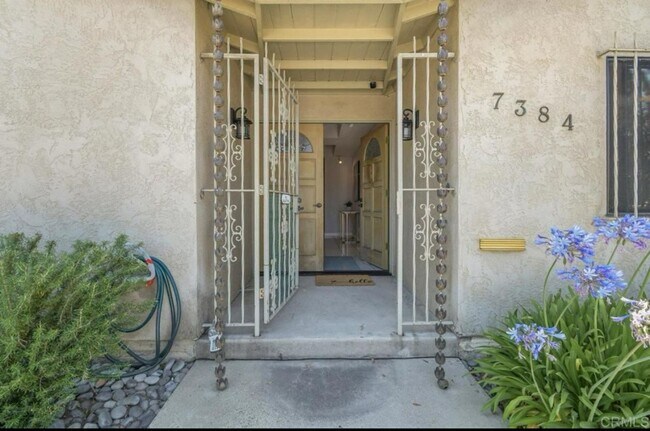 Foto del edificio - 3 bedroom, 3 bath home in the heart of San...