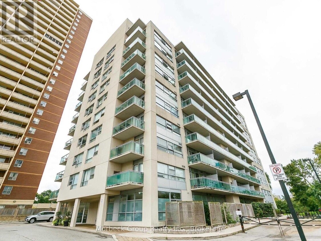 Photo principale - 2464-2464 Weston Rd