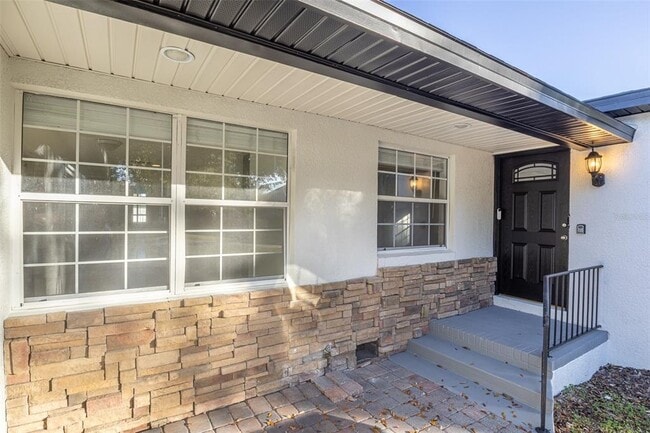 Foto del edificio - 350 N Phelps Ave