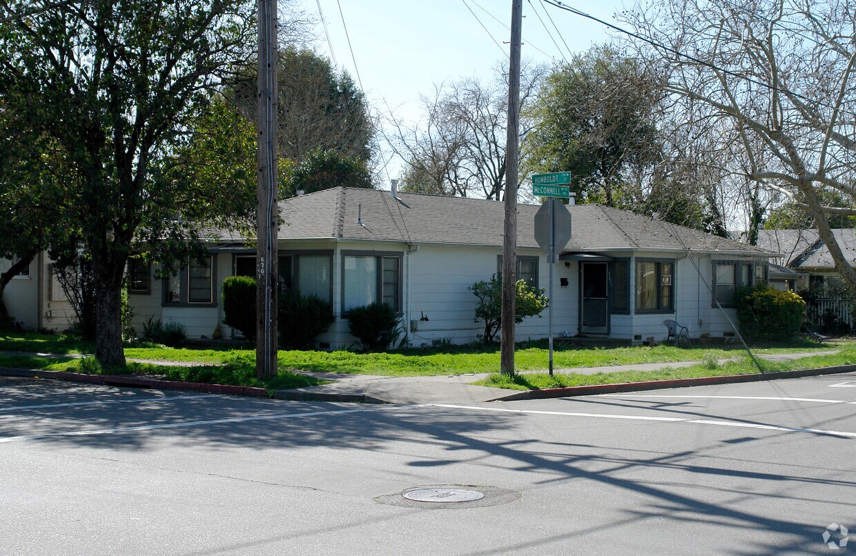 Primary Photo - 1273-1275 Humboldt St