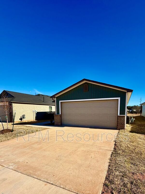 Building Photo - 10320 Baled Bermuda Rd