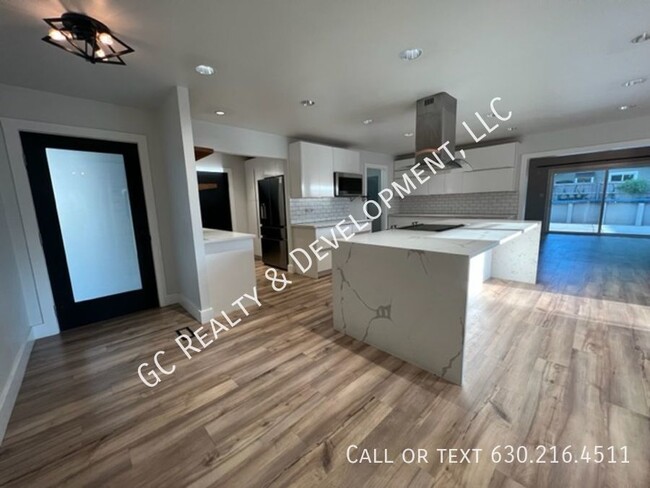 Foto del edificio - **COMING SOON - AVAIL 03/01/25! HOFFMAN ES...