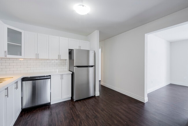 Building Photo - Maplewood Court