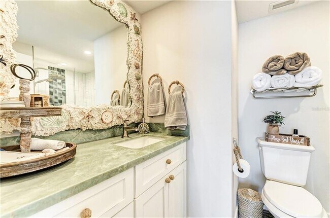 Building Photo - 1 Benjamin Franklin Dr