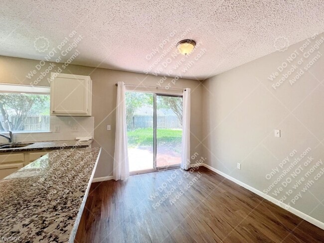 Building Photo - 3 br, 2 bath House - 9514 Cannock Chase Dr