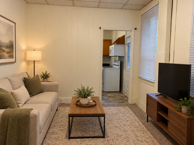 Foto del edificio - 684 Columbia Ave