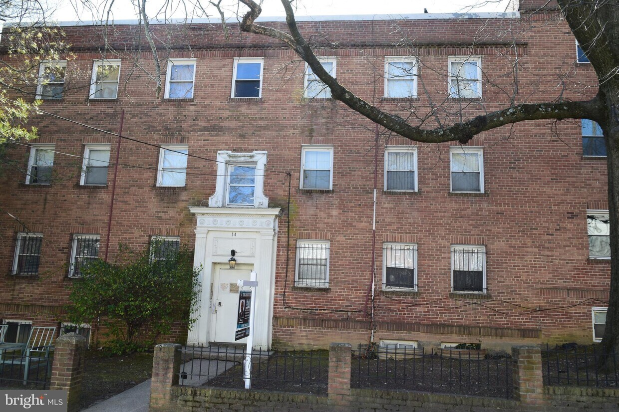 Primary Photo - 14 Danbury St SW
