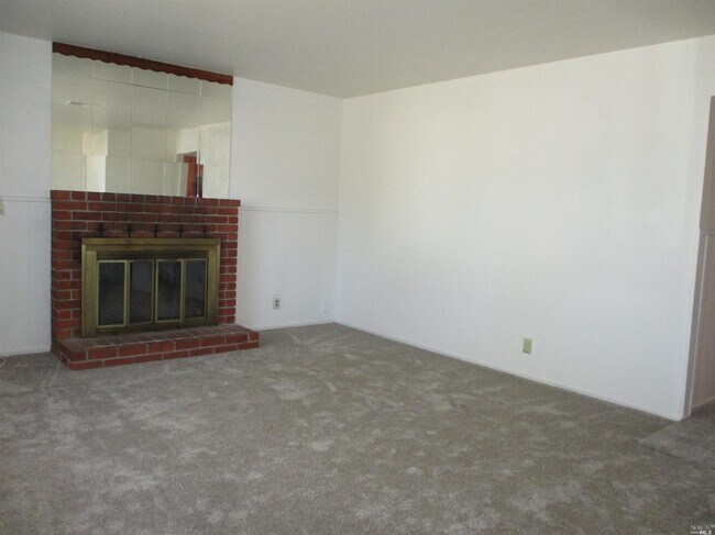 Foto del edificio - 391 Hopkins Dr