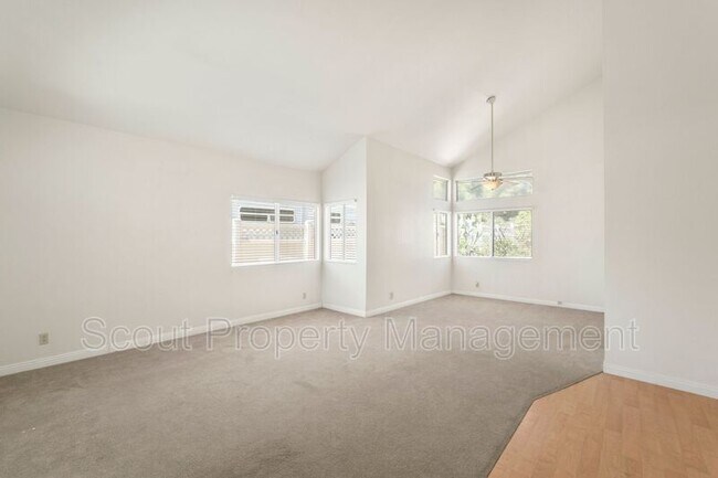 Building Photo - 39629 Via Temprano