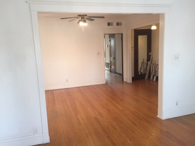 Primary Photo - 1737 W Catalpa Ave