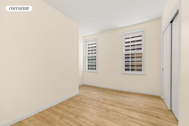 Foto del edificio - 40-30 58th St
