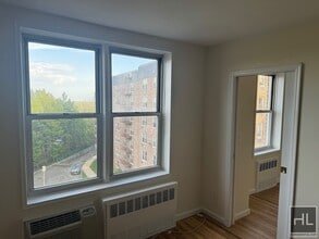 Building Photo - GRAND CENTRAL PARKWAY