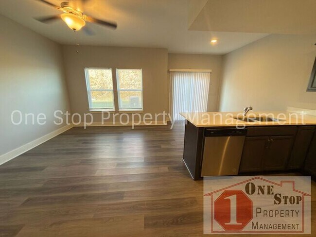 Foto del edificio - 3 Bedroom / 2.5 Bathroom Townhome in Louisburg, KS!